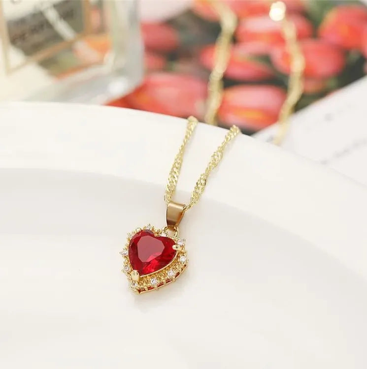 COLLAR CORAZON LANA DE REY